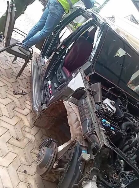 How Armed Thugs Stormed Into a Home in Kirinyaga And Removed Key Parts From a Ksh 35 Million Lexus, Nearly Reducing it to a Shell(Photos) How Armed Thugs Stormed Into a Home in Kirinyaga And Removed Key Parts From a Ksh 35 Million Lexus, Nearly Reducing it to a Shell(Photos)