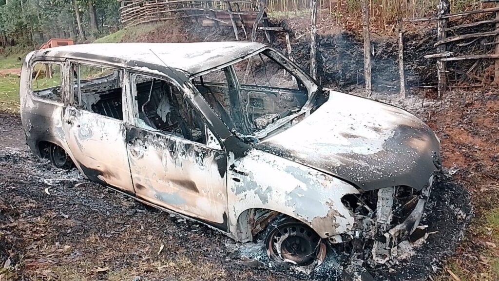 Goons Hired to Disrupt Matiangi's Rally in Keroka Cornered And Their Probox Set Ablaze(Photos) 4 Goons Hired to Disrupt Matiangi's Rally in Keroka Cornered And Their Probox Set Ablaze(Photos)