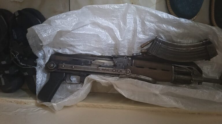 2 Suspects Arrested For Abducting a Businessman in Kisauni and Robbing Him Huge Sums of Money- An AK-47 Rifle Recovered(Photos) 2 Suspects Arrested For Abducting a Businessman in Kisauni and Robbing Him Huge Sums of Money- An AK-47 Rifle Recovered(Photos)