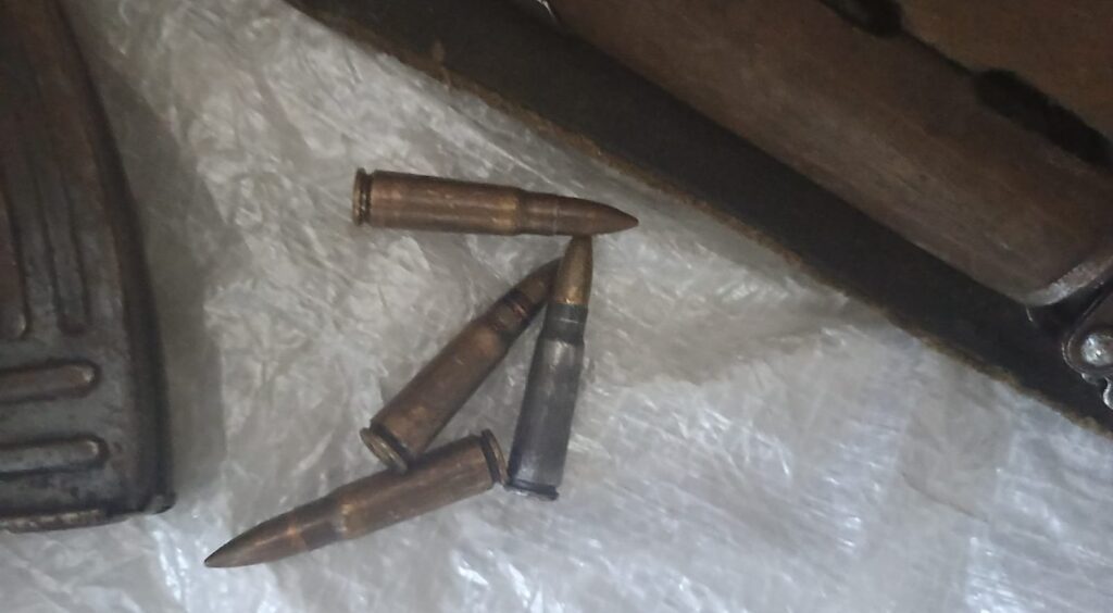 An AK-47 Rifle Seized in Mombasa Linked to High-Profile Robberies in Siaya And Bondo- 2 Suspects Arrested(Photos) 1 An AK-47 Rifle Seized in Mombasa Linked to High-Profile Robberies in Siaya And Bondo- 2 Suspects Arrested(Photos)