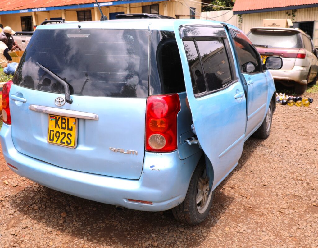 Detectives Arrest a Gang Behind Armed Robbery Attacks on Wines And Spirits Shops in Kajiado, Kiambu And Nairobi Counties-Ruthlessly Murdered Guards(Photos) 6 Detectives Arrest a Gang Behind Armed Robbery Attacks on Wines And Spirits Shops in Kajiado, Kiambu And Nairobi Counties-Ruthlessly Murdered Guards(Photos)