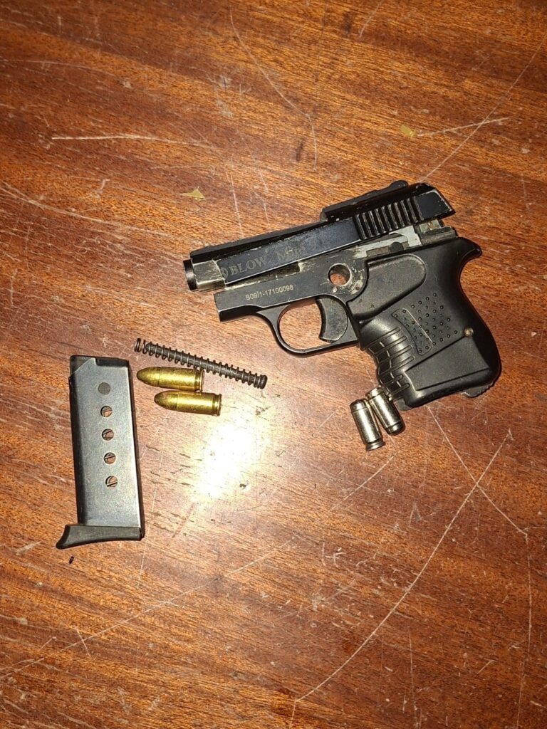 One Suspect Fatally Shot as Undercover Police Officers Engage in a Gun Battle With Armed Thugs Near Pangani- A Pistol Recovered(Photos)