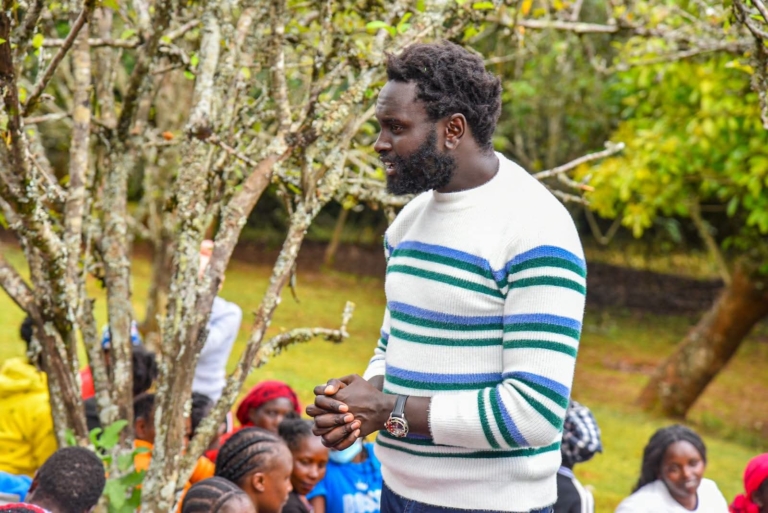 Ol Kalou Women Embarrass Ruto After Cash Handout at Hotel, Donate Money to Gachagua’s DCP Candidate
