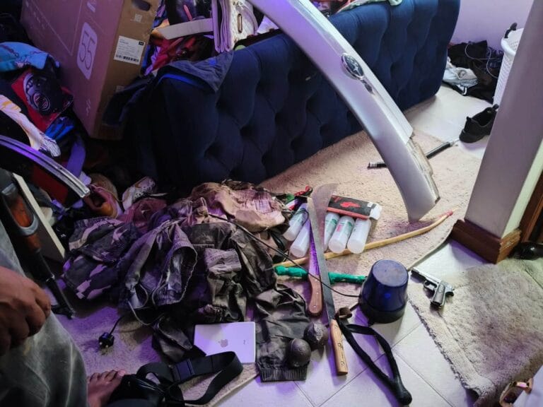 Deadly Weapons Recovered at a Rented House As Detectives Arrest Notorious Kisumu Gang Members(Photos)