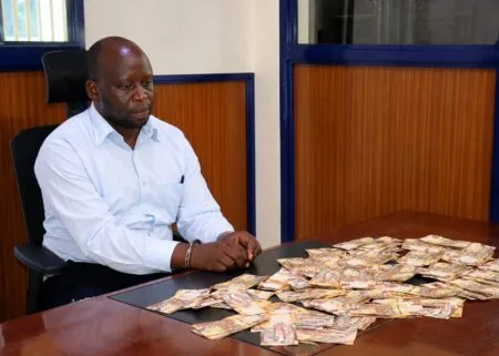 Court Clerk Arrested After Being Caught Receiving Ksh 180,000 to Influence a Case-Claims He Was Sent by The Magistrate(Photos)