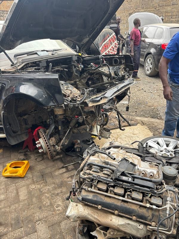 Money Pit! Man cries out after buying a ‘clean’ Range Rover belonging to a former Cabinet Secretary- Avoid German cars auction