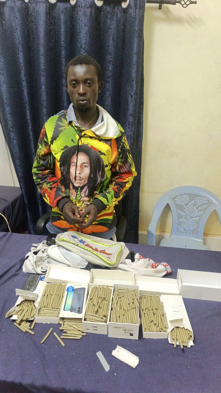 Gen Z Man’s Attempt to Smuggle Bhang in Phone Boxes Flops as Detectives Arrest Him(Photo) Man’s Attempt to Smuggle Bhang in Phone Covers Flops as Detectives Arrest Him(Photo)