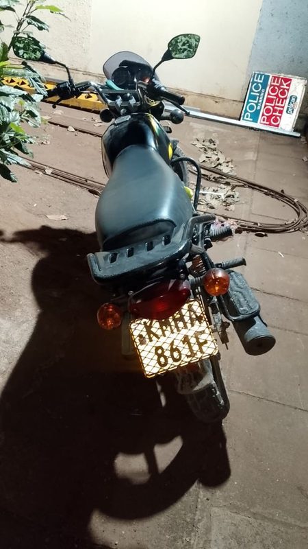 A High-End Phone Violently Snatched From a Woman by a Motorbike-Riding Gang Along Lang’ata Road Recovered in Kariobangi(Photos)