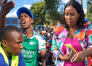 Machakos County Senior Government Official Chased Away After Attempting to Distribute Sweets to Members of The Public- No to Handouts(Video)